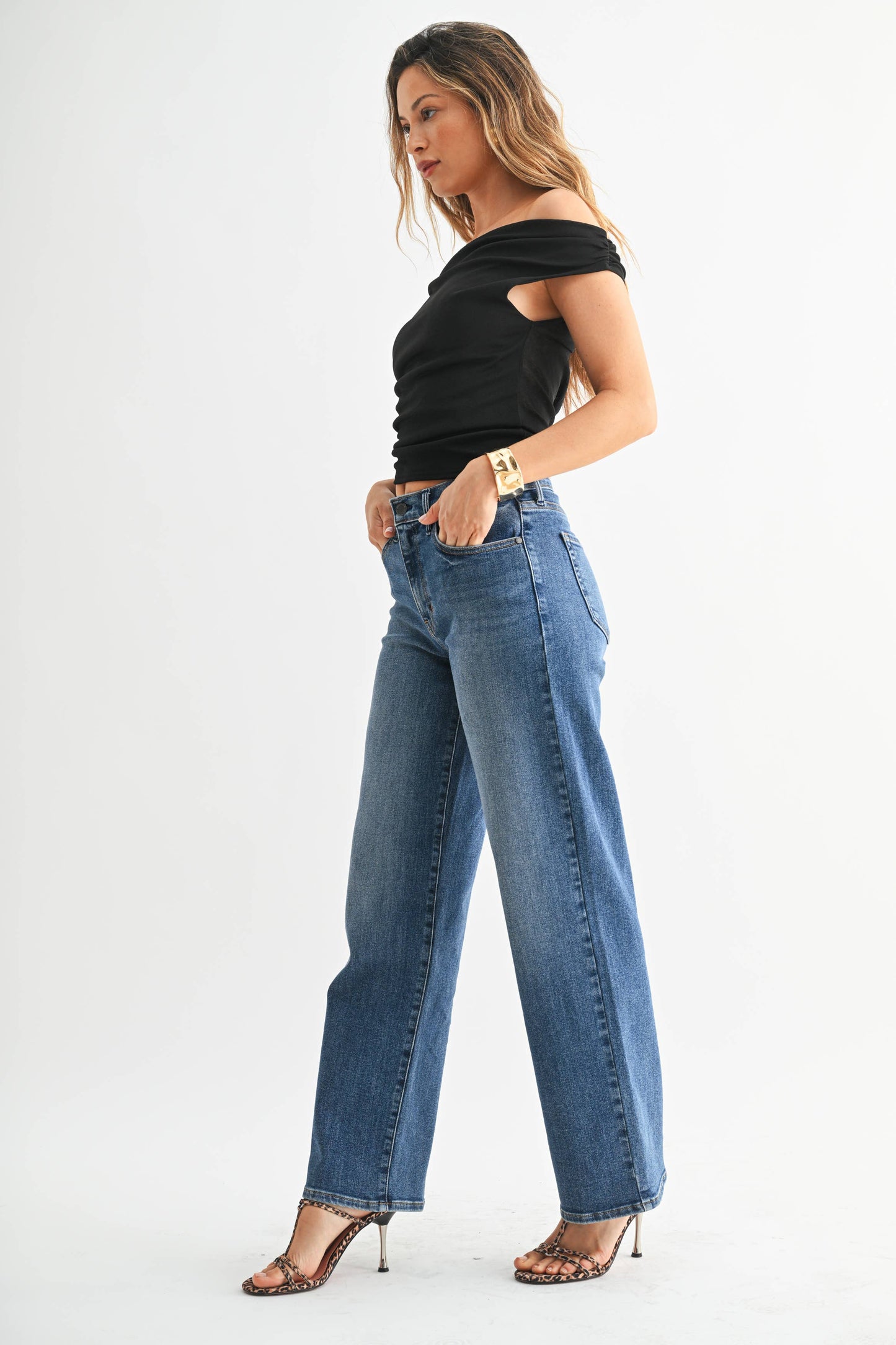 Loose Straight Leg Jean
