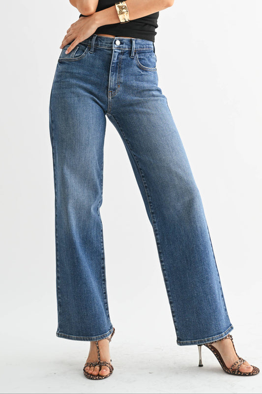 Loose Straight Leg Jean