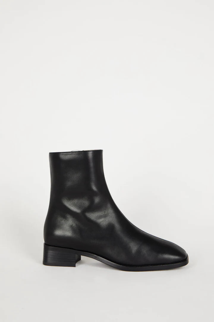 Tour Boots