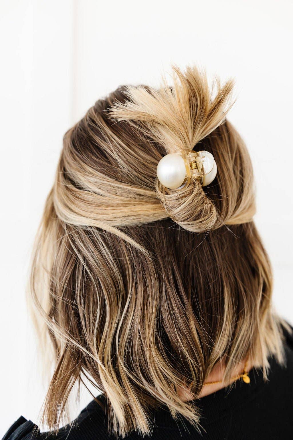 Chunky Pearl Claw Clip