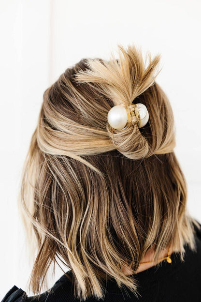 Chunky Pearl Claw Clip