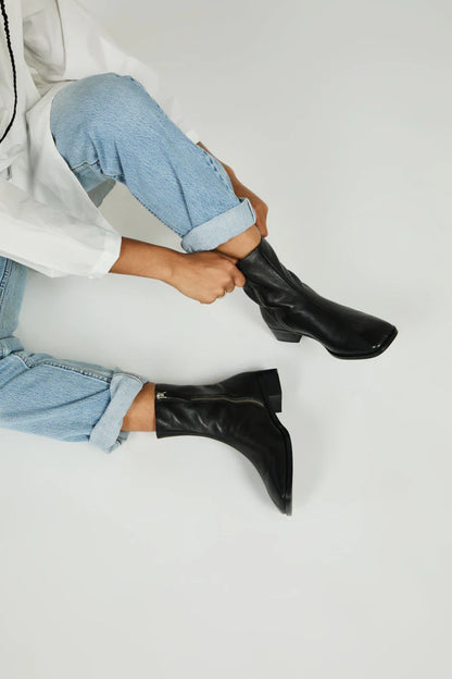 Tour Boots