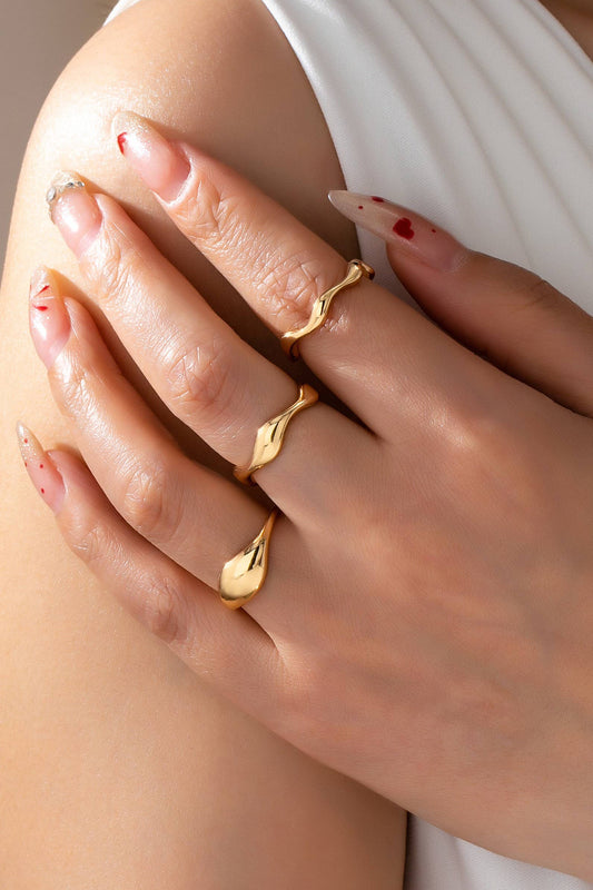 Stacked Wavy Rings