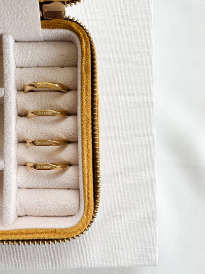 Jet'aime Ring