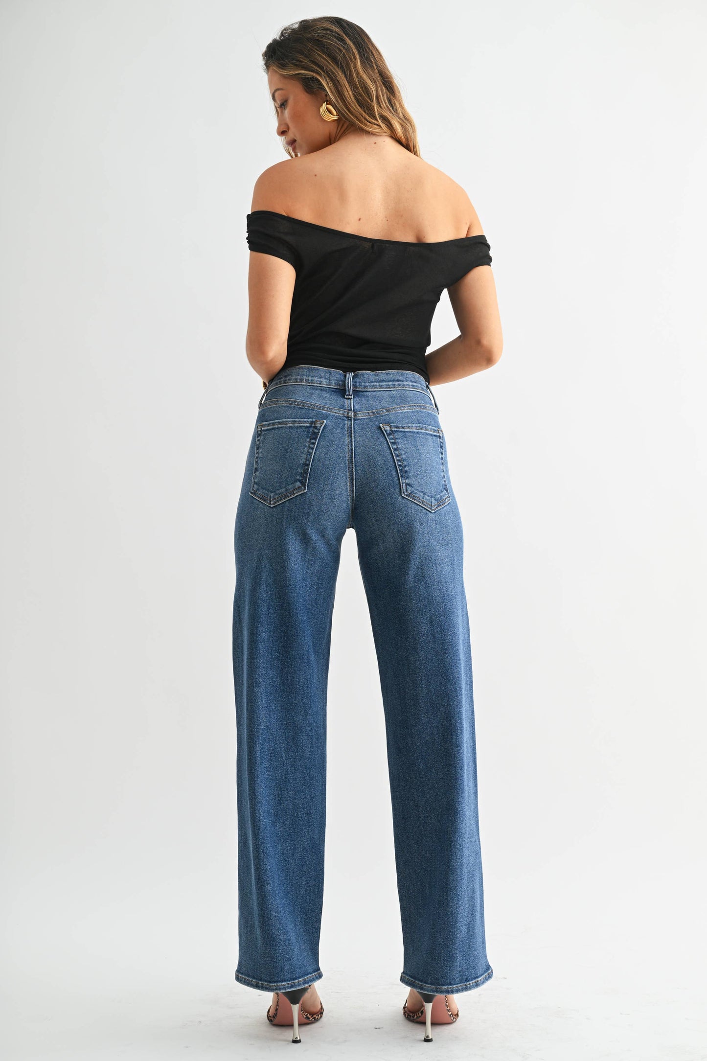 Loose Straight Leg Jean