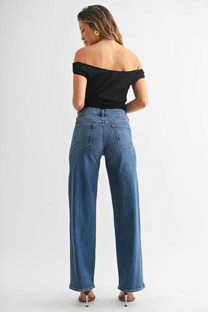 Loose Straight Leg Jean