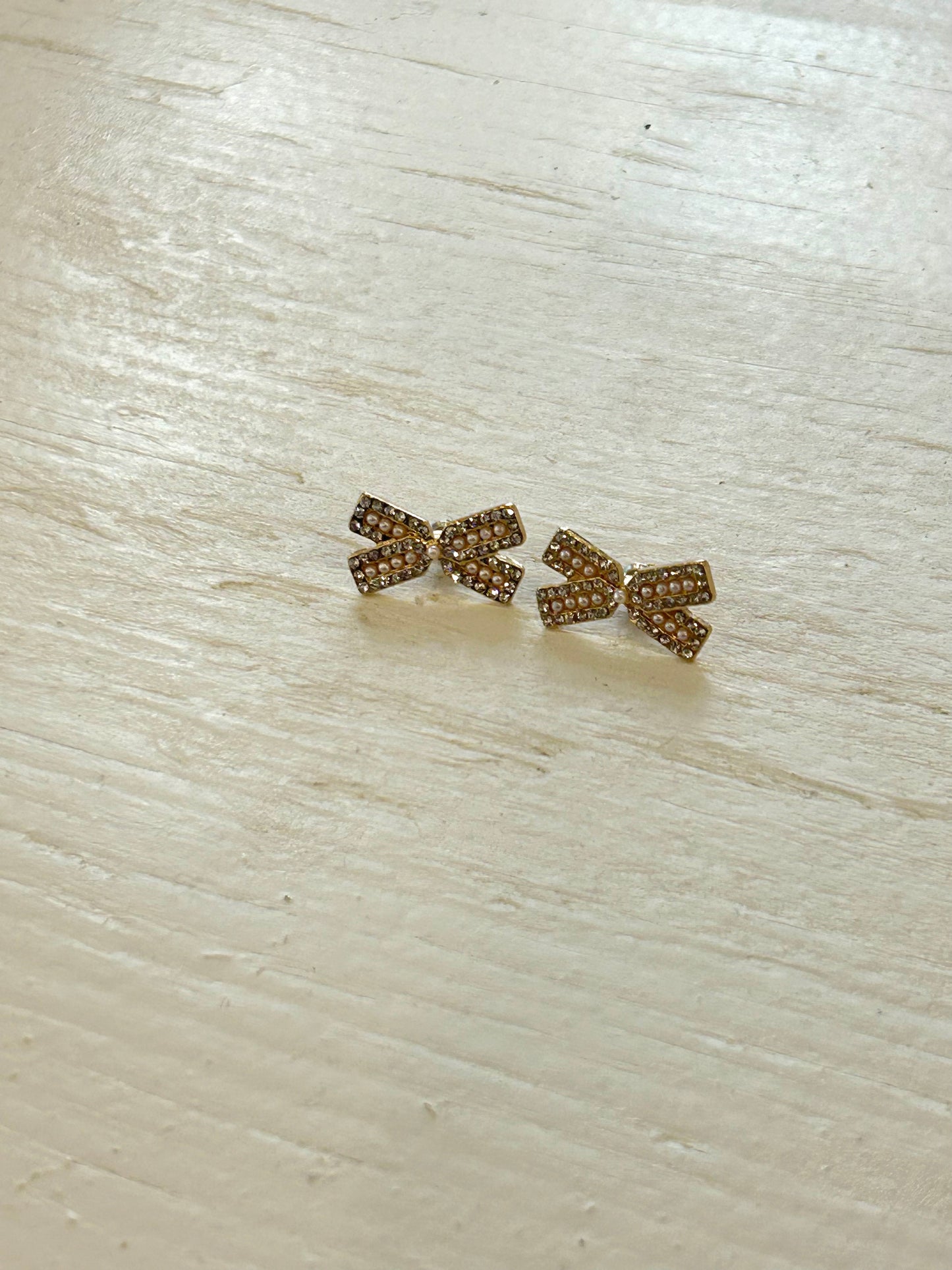 Pearl Bow Studs