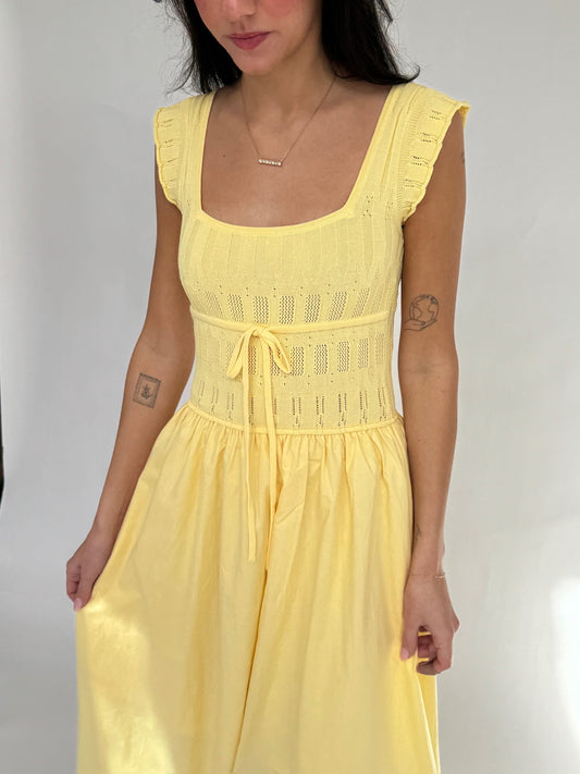 Sarah Ruffle Seeve Midi Dress