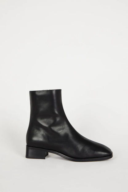 Tour Boots