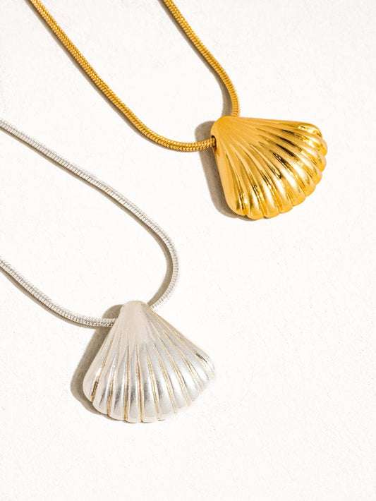 Shell Pendant Necklace
