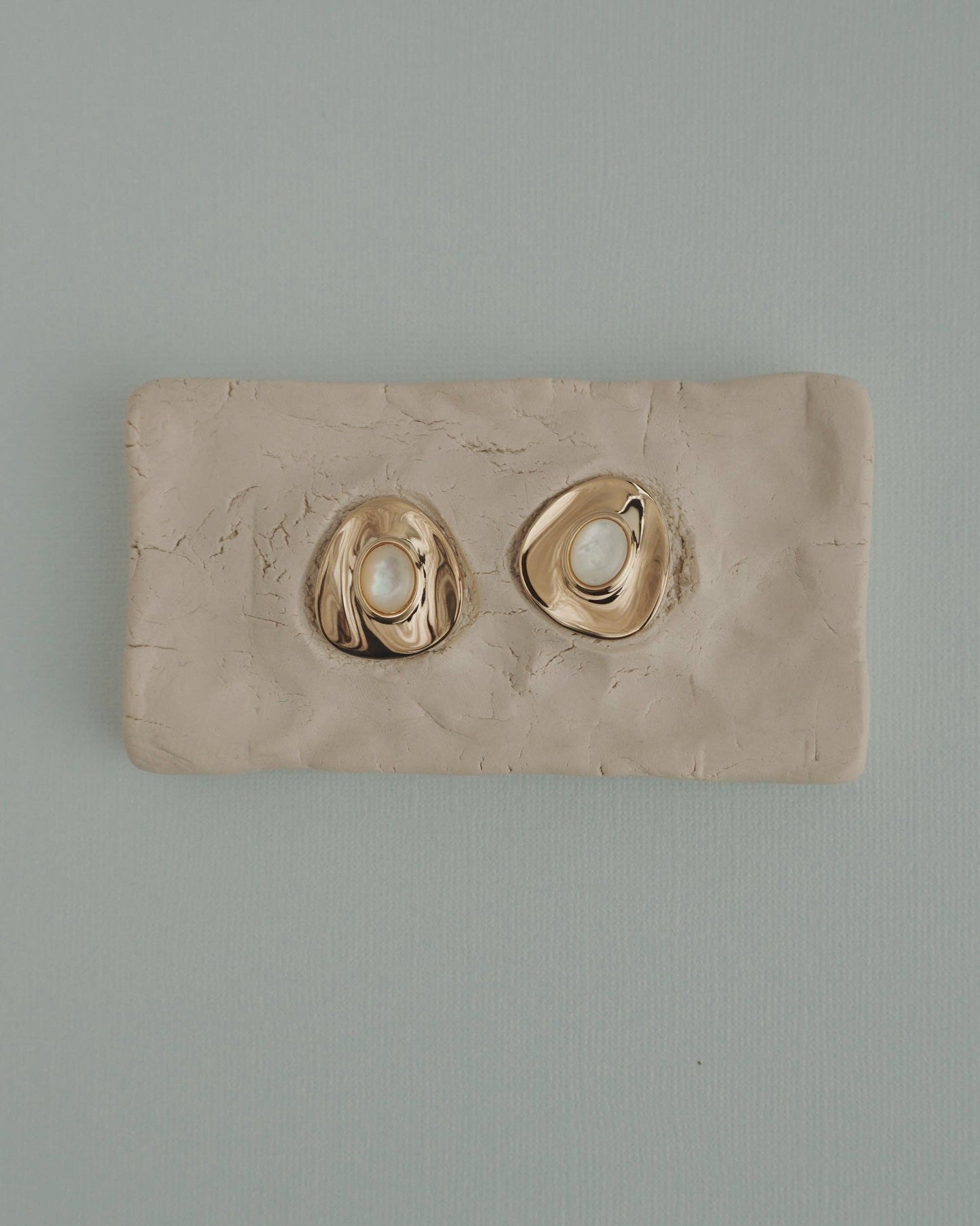 Hunter Statement Studs | Gold