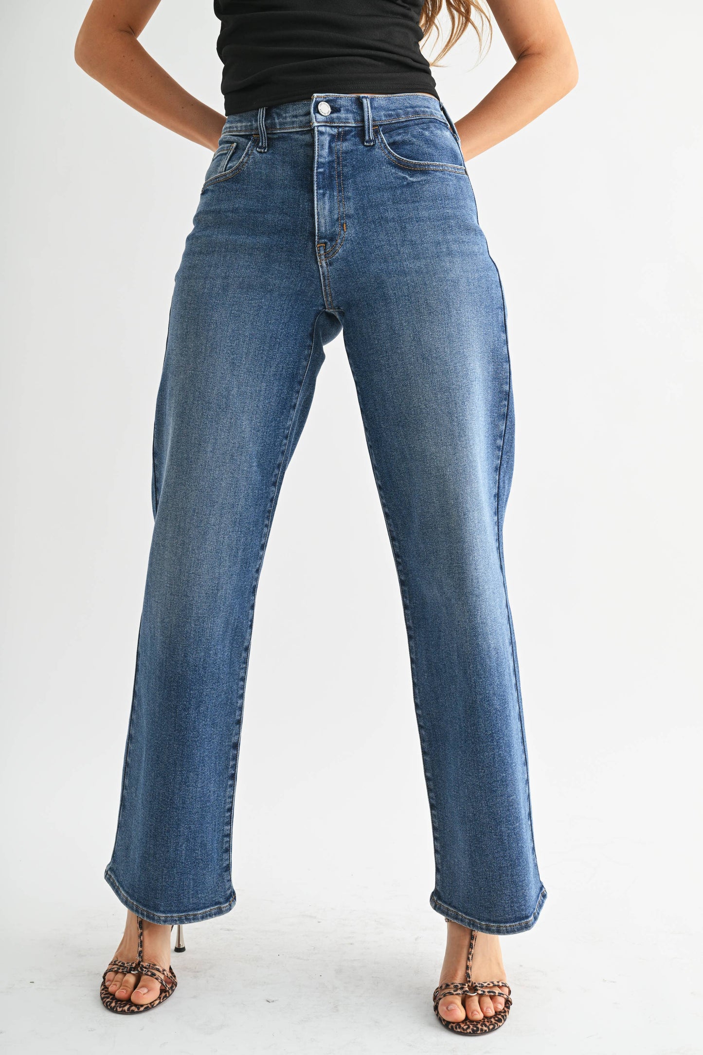 Loose Straight Leg Jean