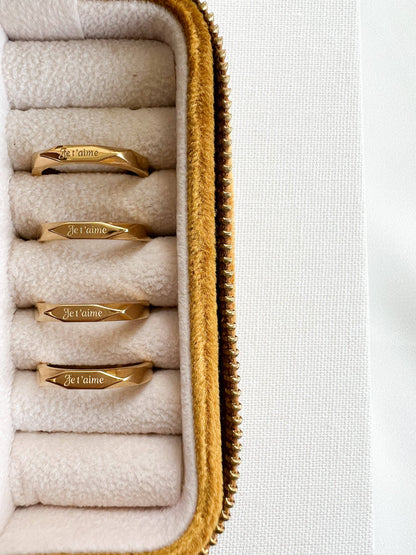 Jet'aime Ring