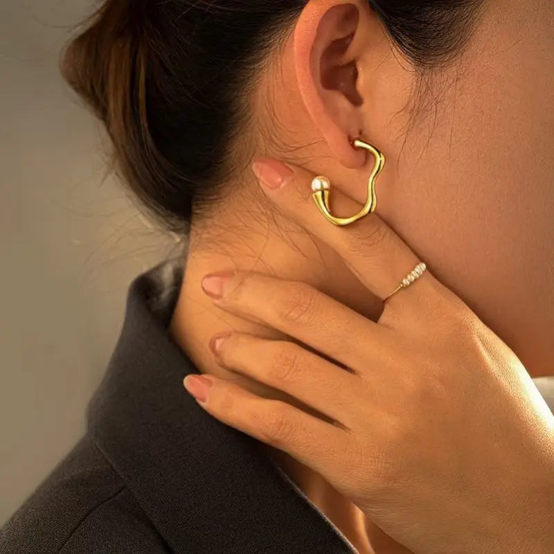 Hoop Pearl Earring