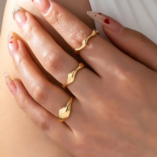 Multi-Band Wavy Ring Stack