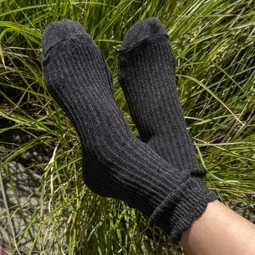 Linen Scalloped Socks
